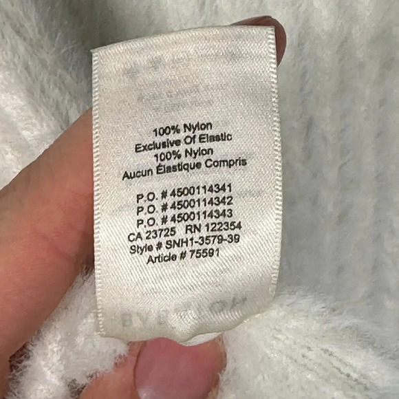 Babton Aritzia Fuzzy Ribbed White Sweater XS - Picture 7 of 7